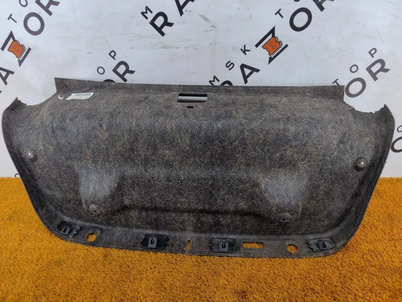 Обшивка двери багажника