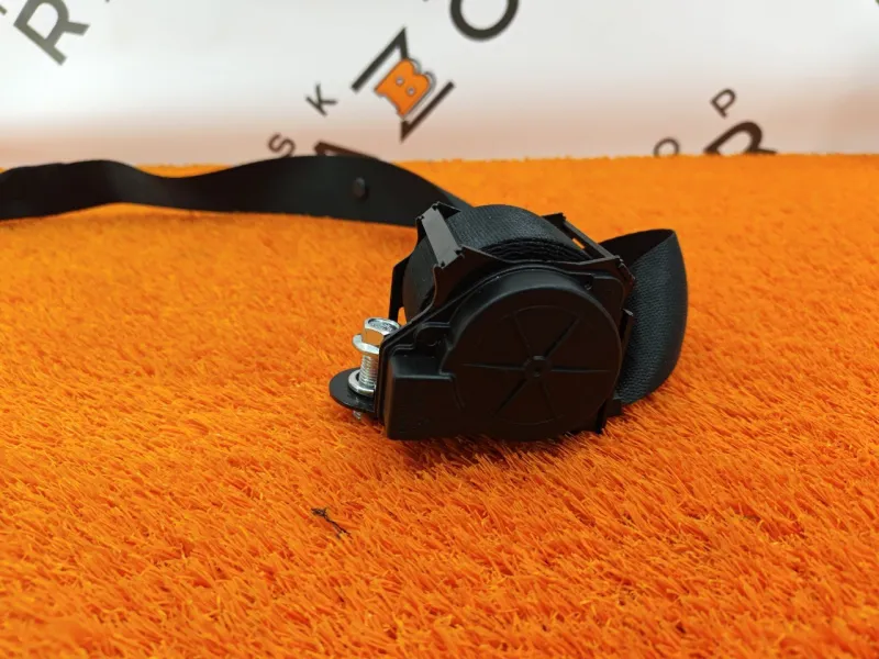 Ремень безопасности