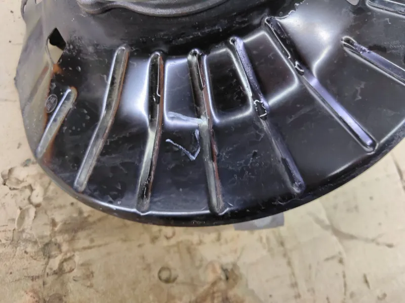 Кулак поворотный