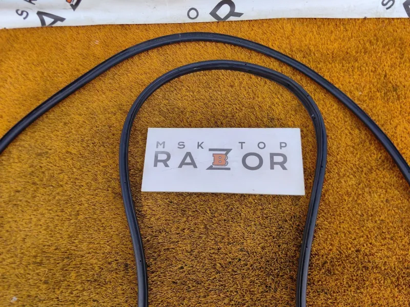 Уплотнитель двери