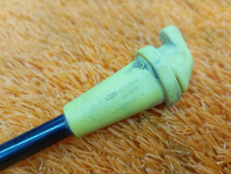 Упор капота