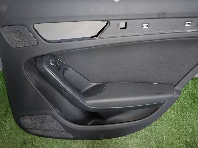 Обшивка двери Audi A4 2012 8K0867304G B8, задняя правая