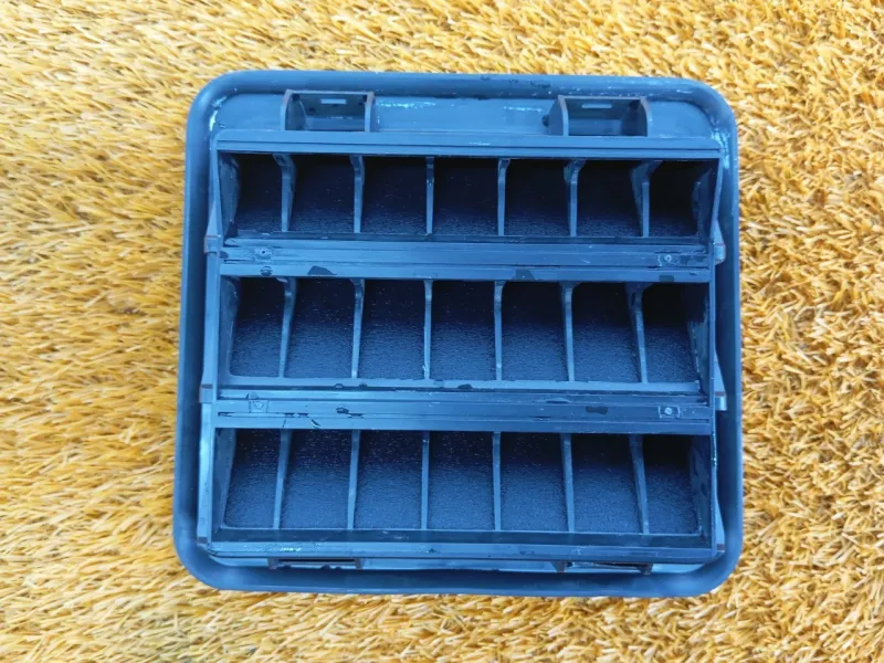 Решетка вентиляционная