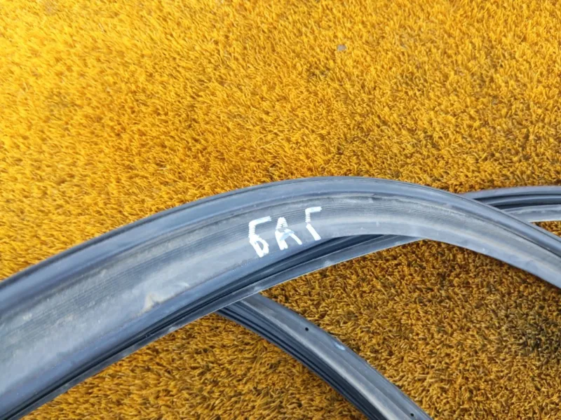 Уплотнитель багажника