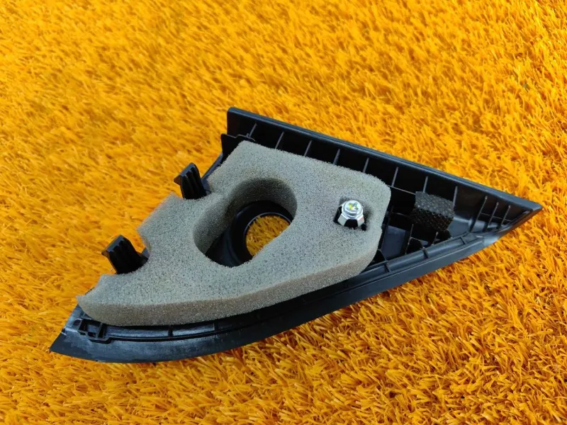 Уголок двери