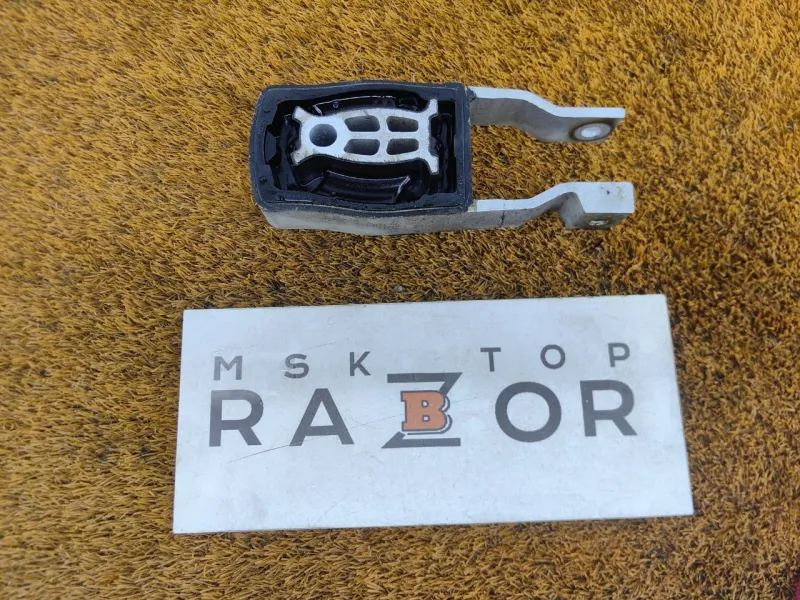 Подушка двигателя