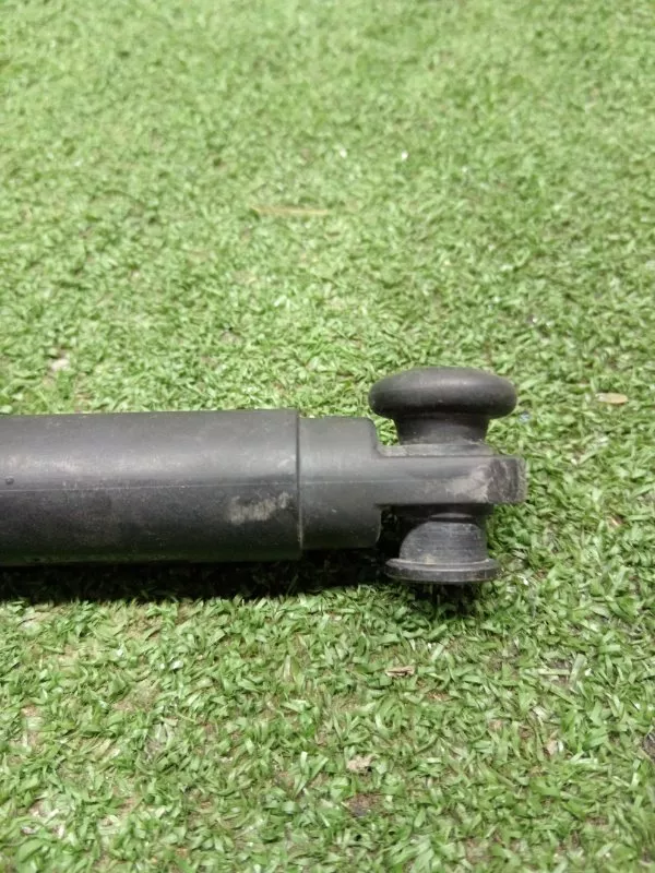 Амортизатор крышки багажника