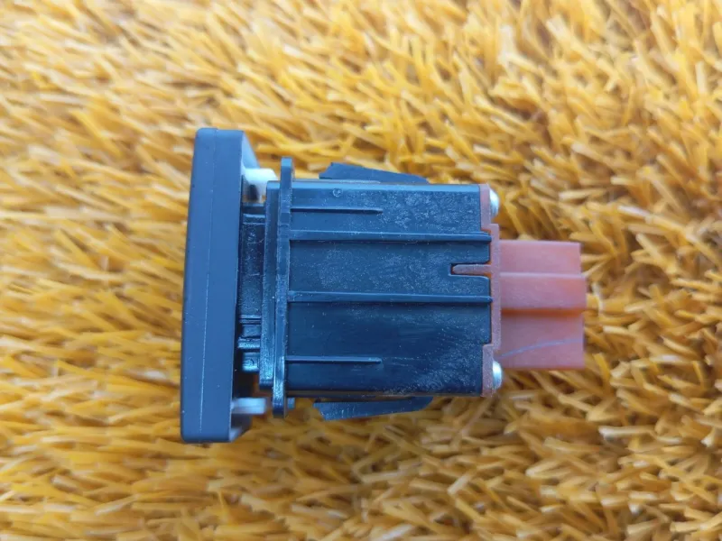 Кнопка багажника