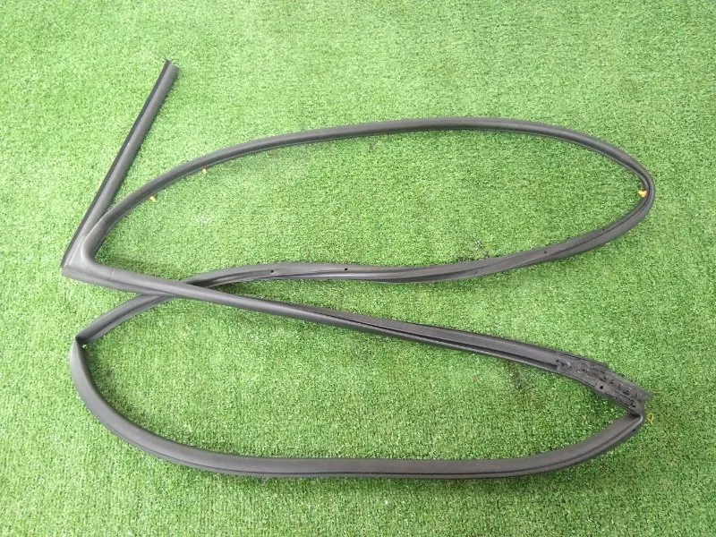 Уплотнитель двери