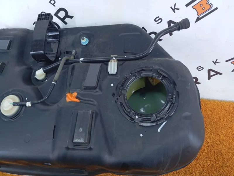 Бак топливный