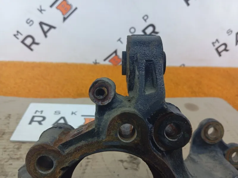 Кулак поворотный