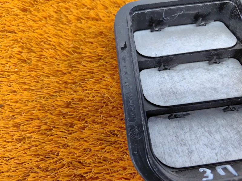 Решетка вентиляционная