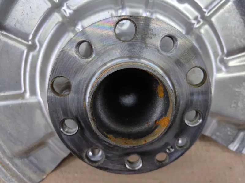 Кулак поворотный