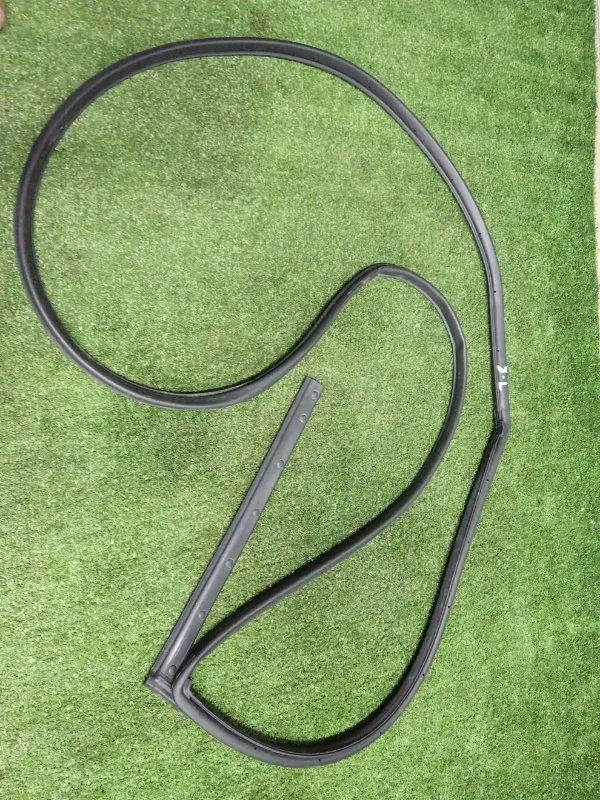 Уплотнитель двери