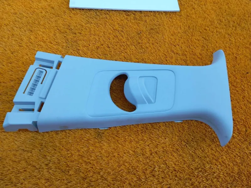 Обшивка центральной стойки