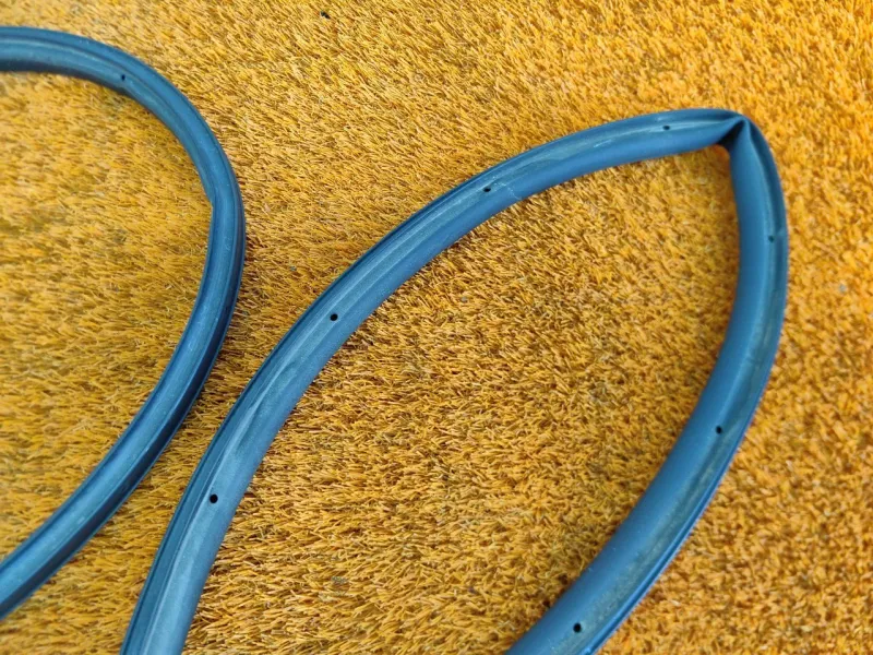 Уплотнитель двери