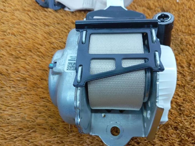 Ремень безопасности