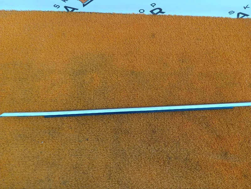 Молдинг стекла