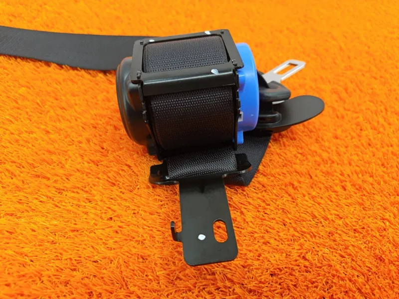 Ремень безопасности