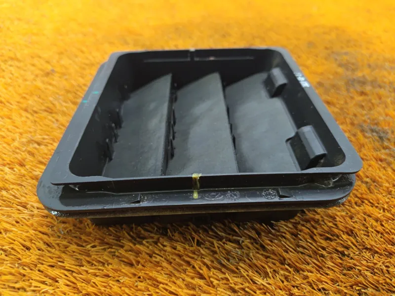 Решетка вентиляционная