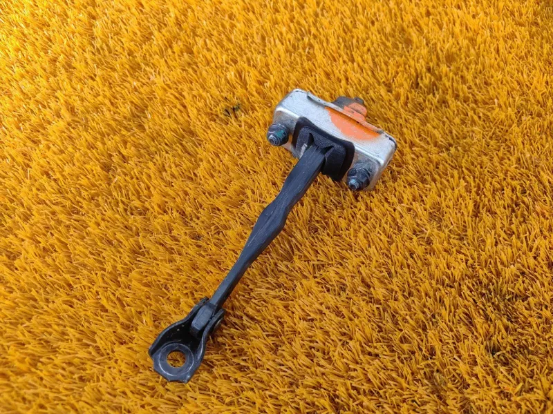 Ограничитель двери