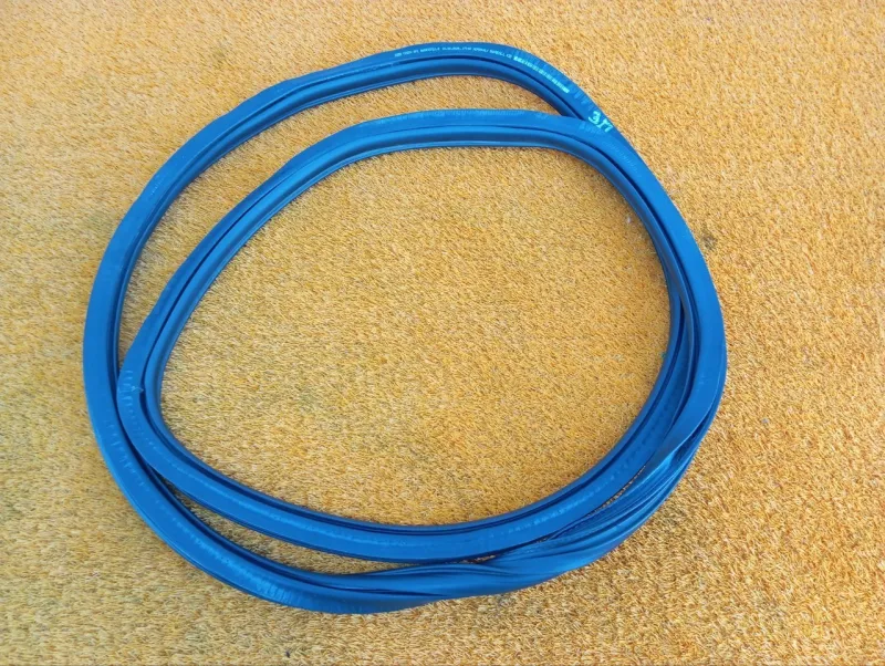 Уплотнитель проема двери (Уплотнитель кузова)