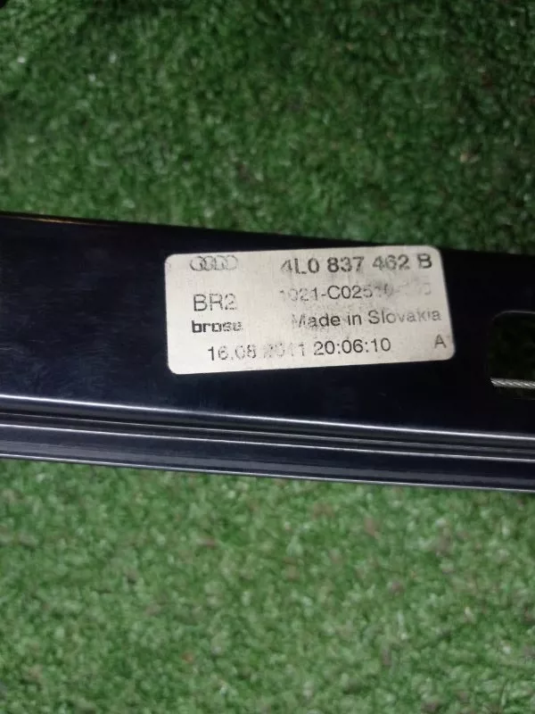 Стеклоподъемник Audi Q7 2011 4L0837462B 4L, передний правый