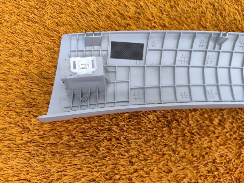 Накладка на стойку кузова