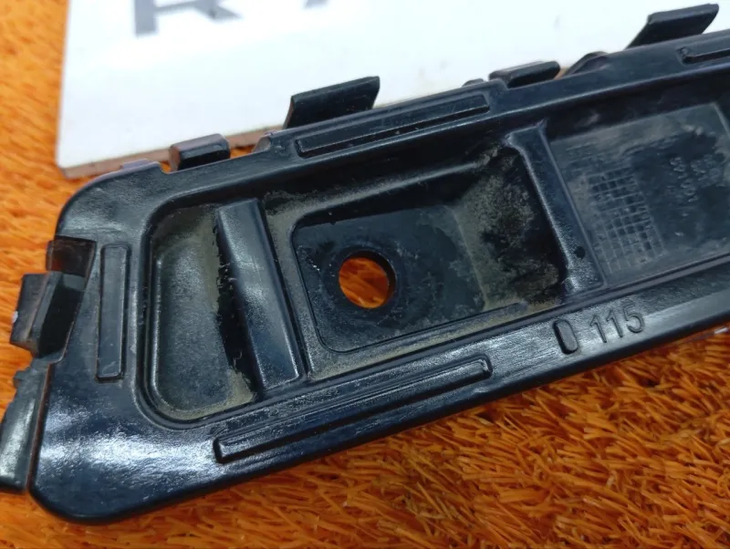 Крепление бампера