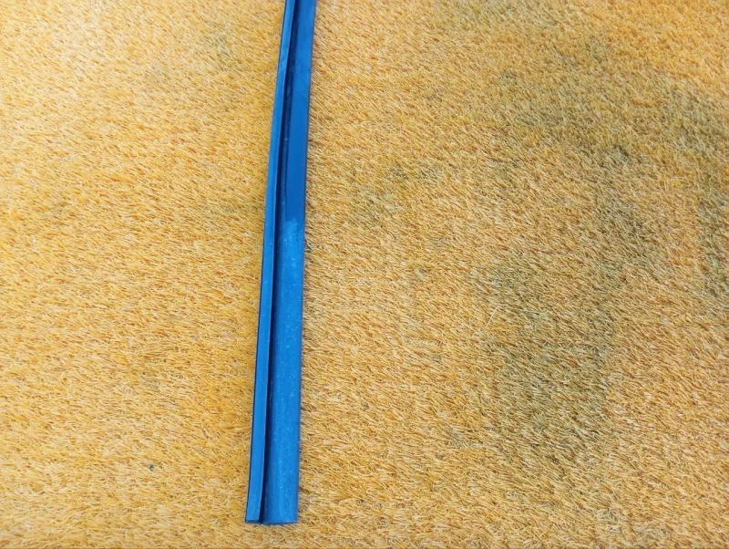 Уплотнитель стекла двери