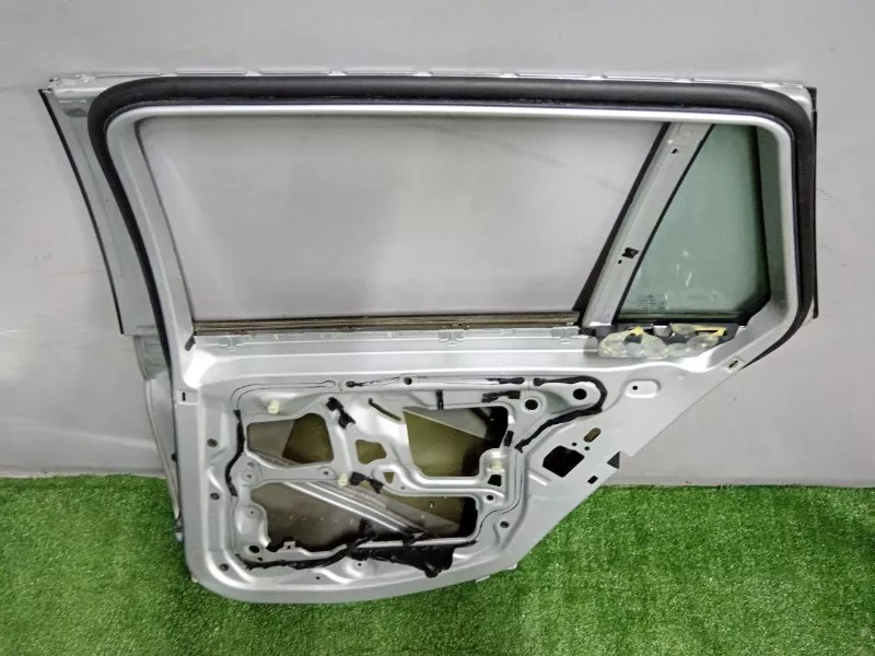 Дверь BMW 3-Series 2007 41007203676 E91, задняя правая