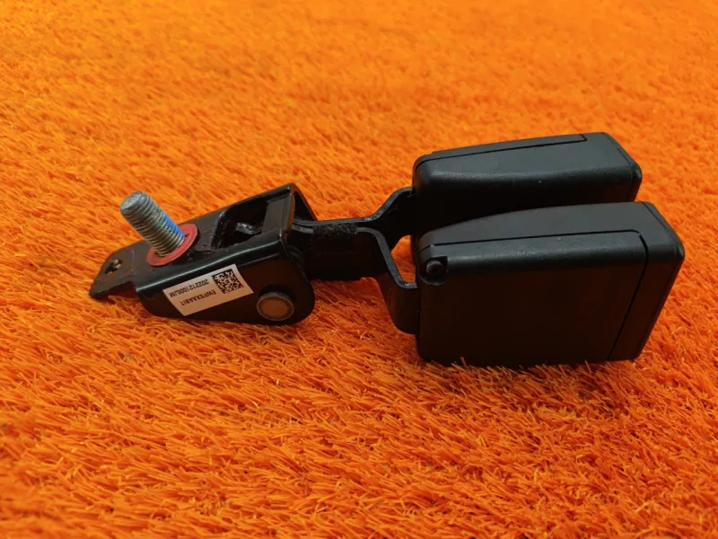 Ответная часть ремня безопасности