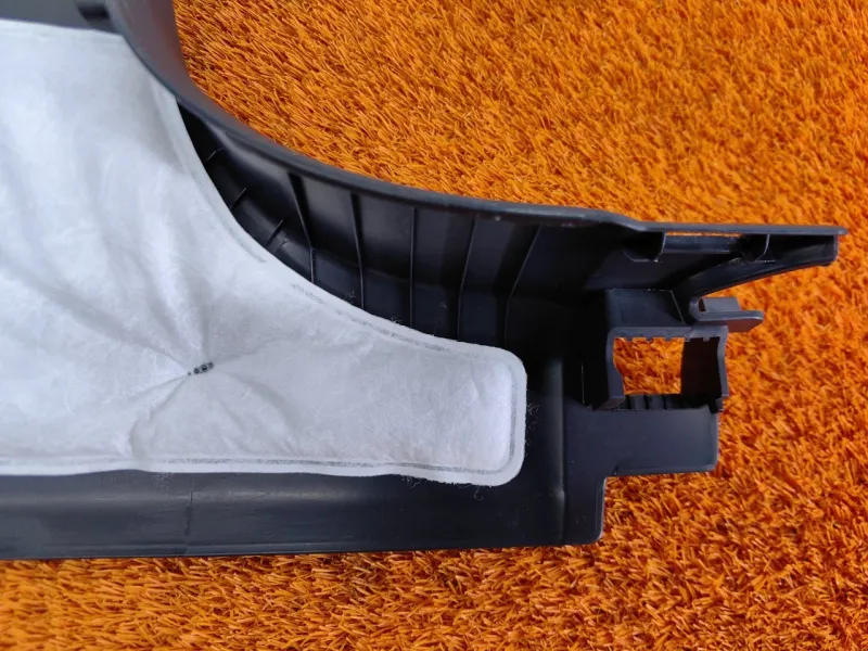 Обшивка центральной стойки