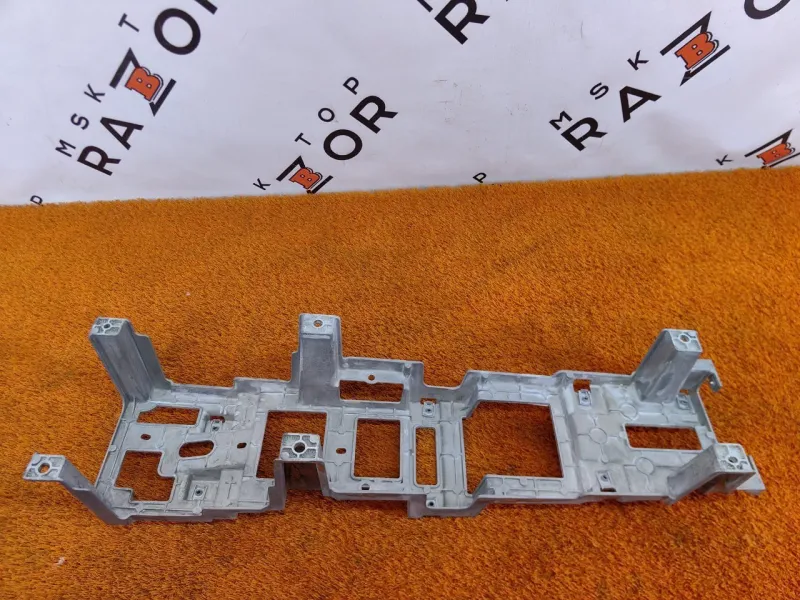 Кронштейн центральной консоли