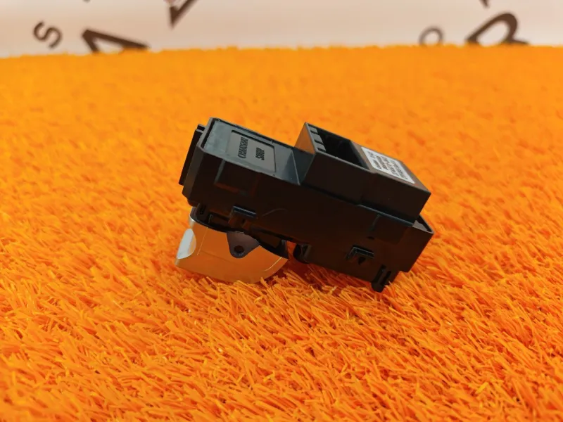 Кнопка стеклоподъемника