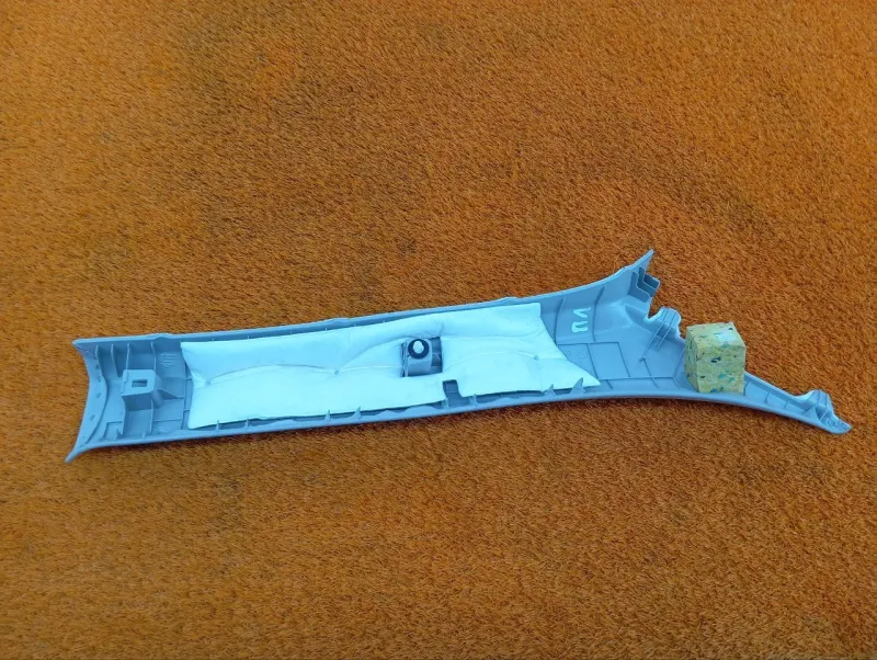 Накладка на стойку кузова