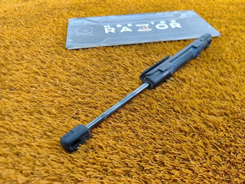 Амортизатор капота