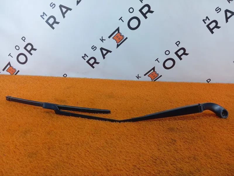 Поводок стеклоочистителя лобового стекла