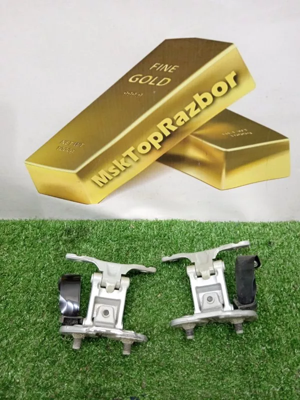 Петля двери багажника