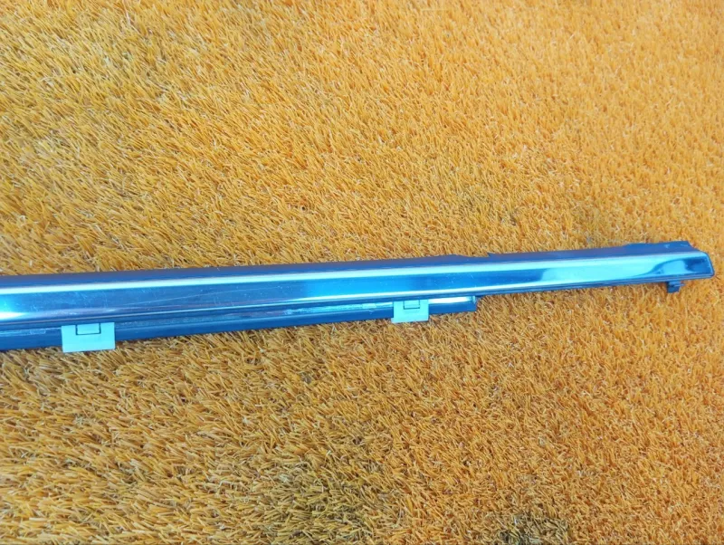 Молдинг стекла