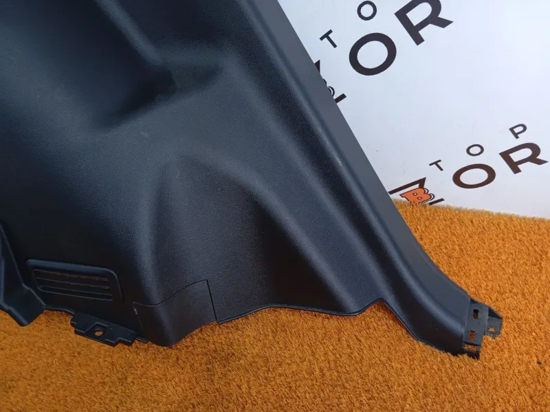 Обшивка багажника