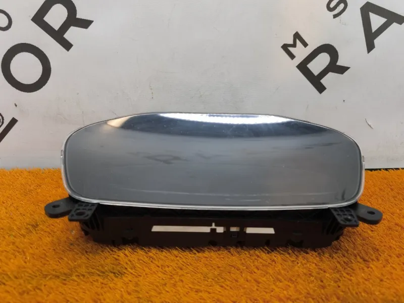 Панель приборов