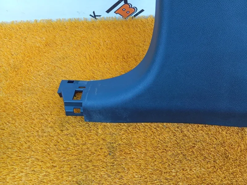 Обшивка центральной стойки