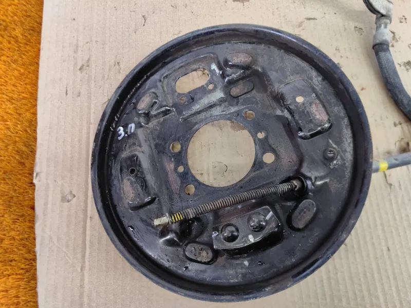 Пыльник тормозного диска