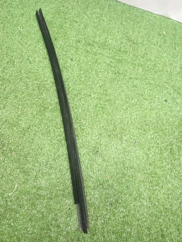 Уплотнитель стекла двери