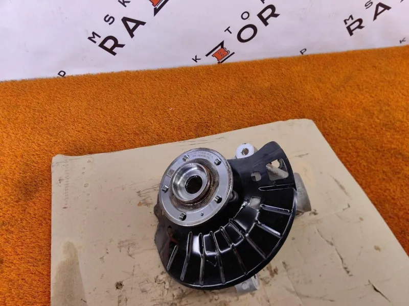 Кулак поворотный