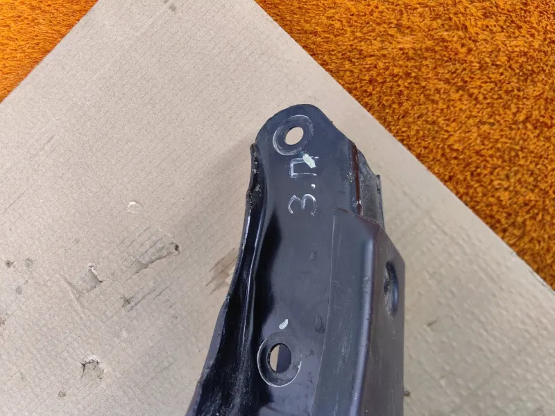 Рычаг подвески нижний