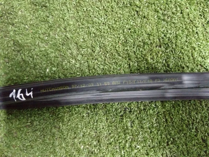 Уплотнитель стекла двери