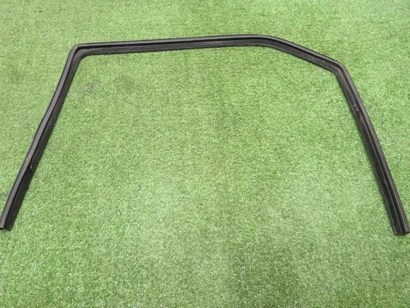 Уплотнитель стекла двери