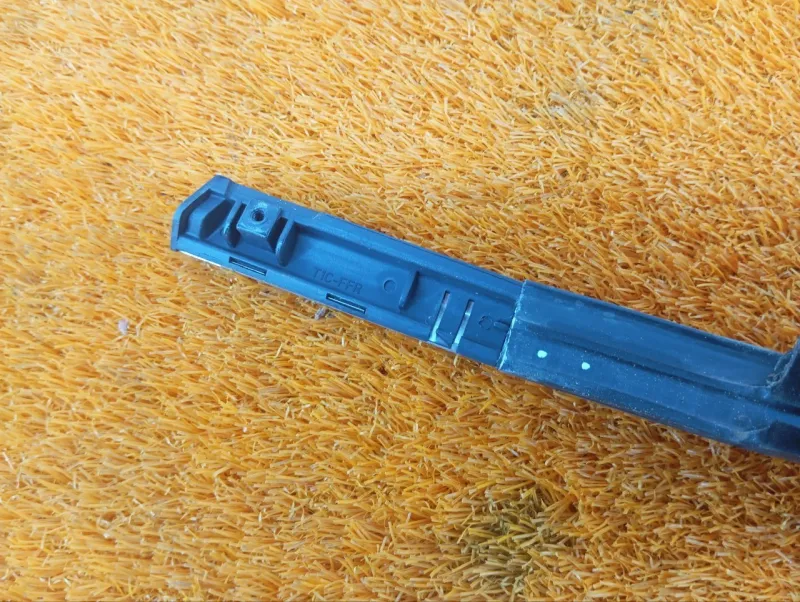 Молдинг стекла